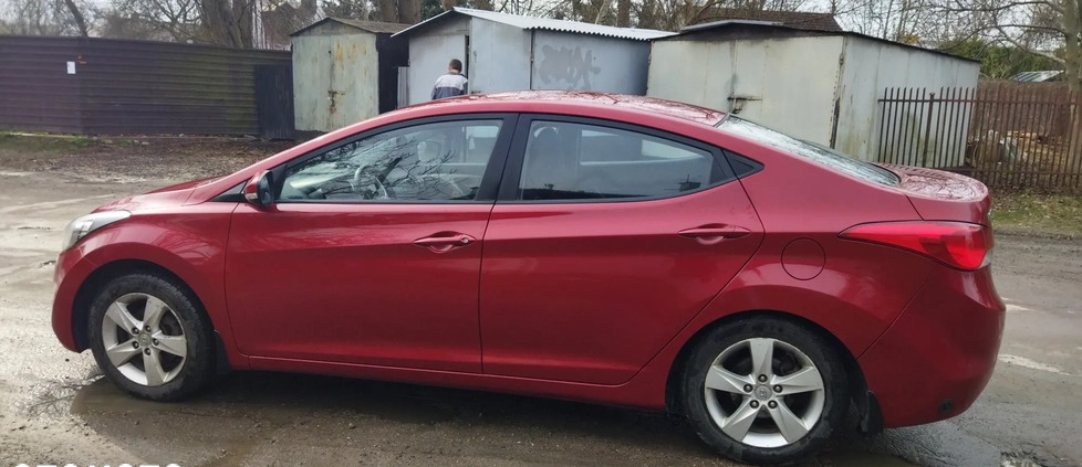 Hyundai Elantra cena 32000 przebieg: 236000, rok produkcji 2012 z Kielce małe 137